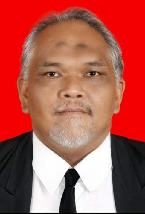 Muhamad Ade Rukhiat, S.S