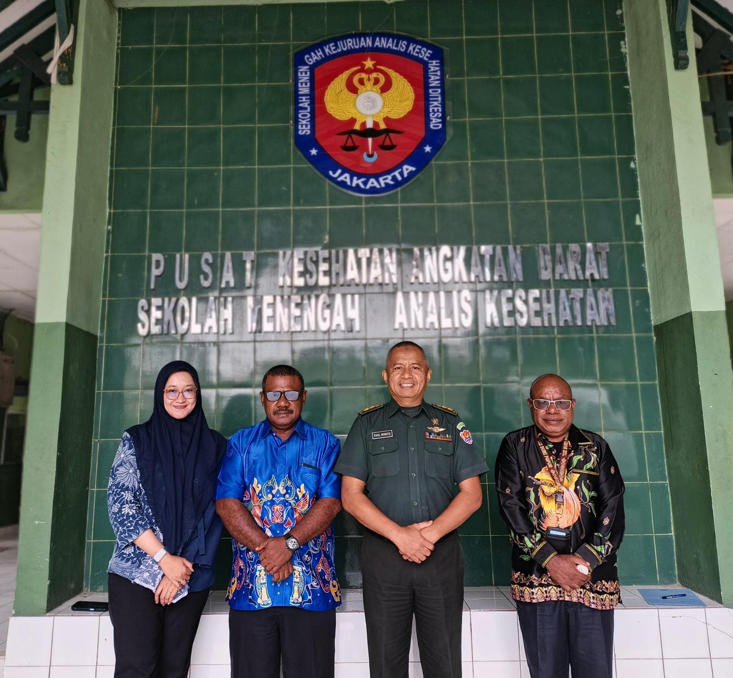 Kunjungan Studi Banding SMK Analis Kesehatan Jayapura